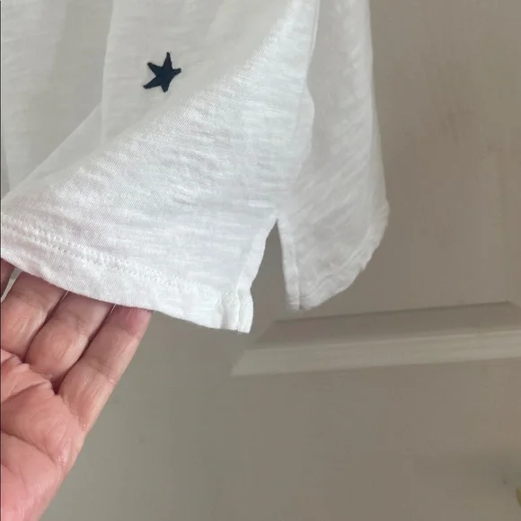 The Quinn V-Neck Tee by Pilcro - Picture 9 of 16